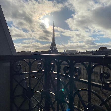 The Eiffel Tower Room Parigi Esterno foto