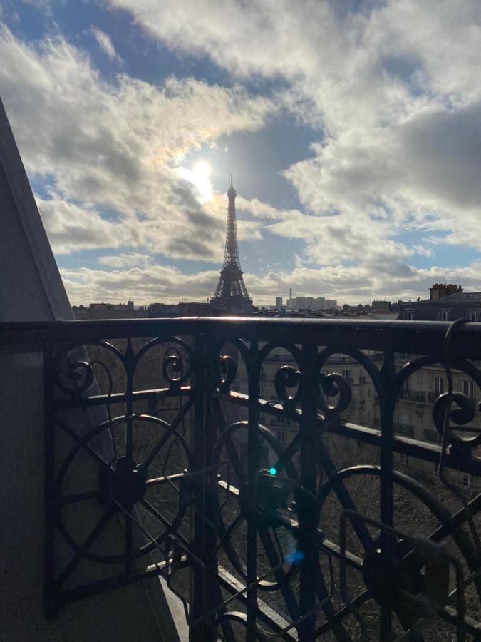 The Eiffel Tower Room Parigi Esterno foto