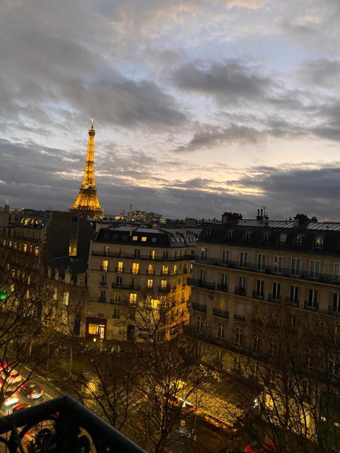 The Eiffel Tower Room Parigi Esterno foto